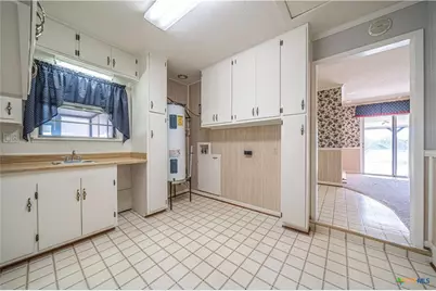 17941 Old 81, Troy, TX 76579 - Photo 16