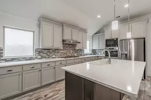 612 Rawlins Ln, Fort Worth, TX 76131 - Photo 6