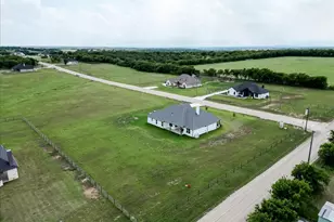 8524 Bronco Dr, Godley, TX 76044 - Photo 32