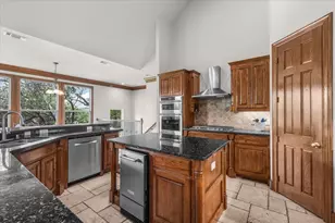 10021 Yeoman Ln, Fort Worth, TX 76179 - Photo 12