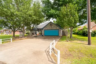 623 Newlin Ln, Granbury, TX 76048 - Photo 2