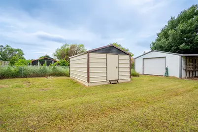 623 Newlin Lane, Granbury, TX 76048 - Photo 34