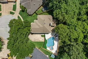 2422 Black Spruce Ct, Arlington, TX 76001 - Photo 2