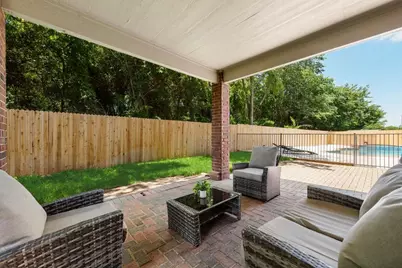 2422 Black Spruce Court, Arlington, TX 76001 - Photo 32