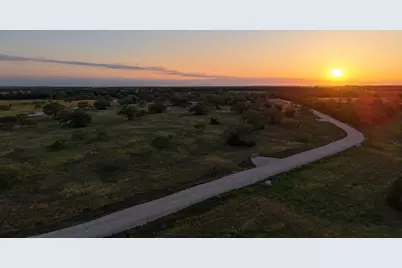 784 Main Loop Loop, Waelder, TX 78959 - Photo 1