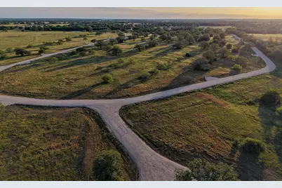 784 Main Loop Loop, Waelder, TX 78959 - Photo 4