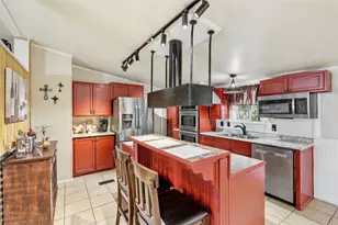 937 Nacogdoches River Dr, Granbury, TX 76048 - Photo 4