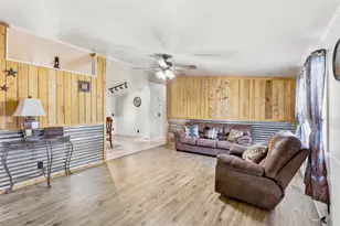 937 Nacogdoches River Dr, Granbury, TX 76048 - Photo 2
