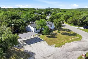 937 Nacogdoches River Dr, Granbury, TX 76048 - Photo 18