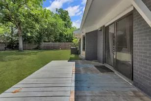 821 Lovers Ln, Grapevine, TX 76051 - Photo 22