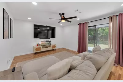 821 Lovers Lane, Grapevine, TX 76051 - Photo 10