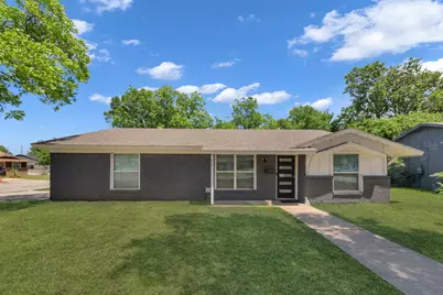 821 Lovers Lane, Grapevine, TX 76051 - Photo 2