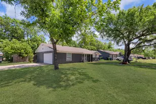 821 Lovers Ln, Grapevine, TX 76051 - Photo 24