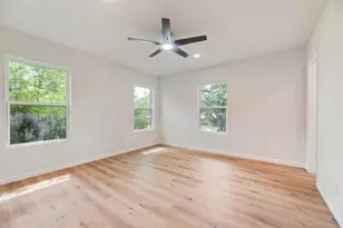 729 Town Creek Dr, Dallas, TX 75232 - Photo 32