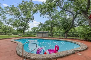 1820 Long Creek Ct, Granbury, TX 76049 - Photo 2