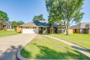 125 NE Brushy Mound Rd, Burleson, TX 76028 - Photo 1