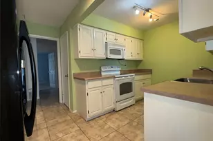 9106 Emberglow Ln, Dallas, TX 75243 - Photo 10