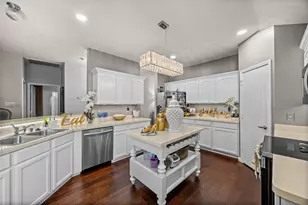 1707 W Venus Dr, Lancaster, TX 75134 - Photo 10