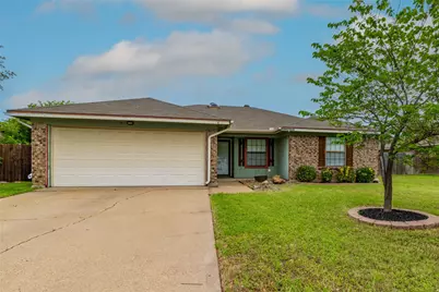 937 Springhill Drive, Burleson, TX 76028 - Photo 2