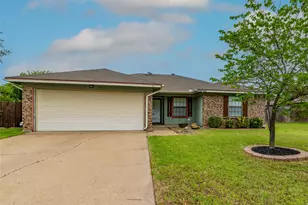 937 Springhill Dr, Burleson, TX 76028 - Photo 2