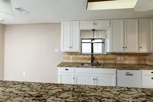 937 Springhill Dr, Burleson, TX 76028 - Photo 12
