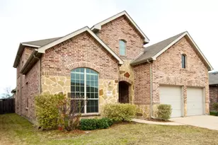 404 Hummingbird Dr, Little Elm, TX 75068 - Photo 2