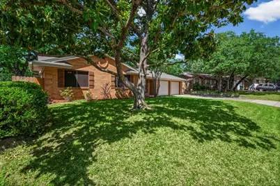 28 Coffee Tavern Road, Bedford, TX 76022 - Photo 2