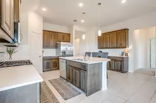 907 Beverly Dr, Cleburne, TX 76033 - Photo 14