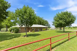 235 Magnus Rd, Denison, TX 75021 - Photo 2