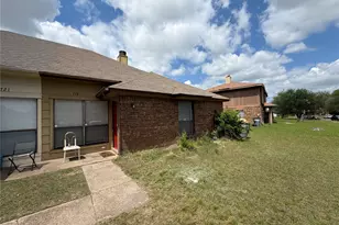 719 Westover Dr, Lancaster, TX 75134 - Photo 1