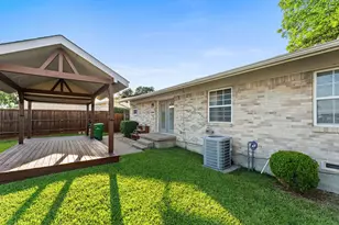 1830 Pleasant Run Rd, Carrollton, TX 75006 - Photo 34