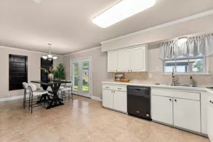 1830 Pleasant Run Rd, Carrollton, TX 75006 - Photo 4
