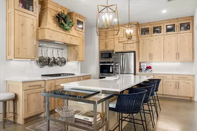 2208 Summerlin Court, Granbury, TX 76048 - Photo 10