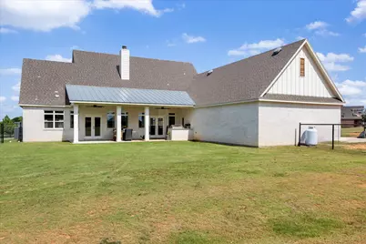 2208 Summerlin Court, Granbury, TX 76048 - Photo 38