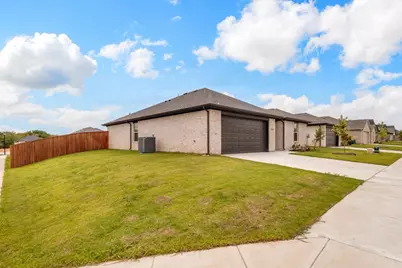 1824 Aleia Cove, Sherman, TX 75092 - Photo 2