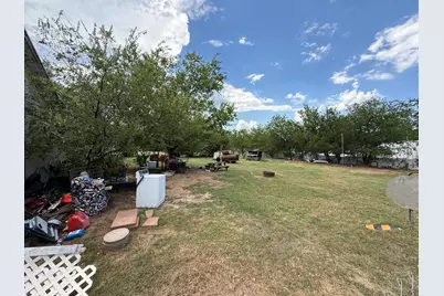 1716 SW 6th Avenue, Mineral Wells, TX 76067 - Photo 2