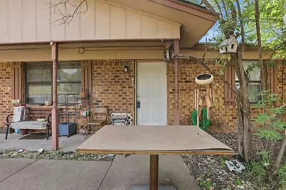 606 E Barton Street, Granbury, TX 76048 - Photo 6