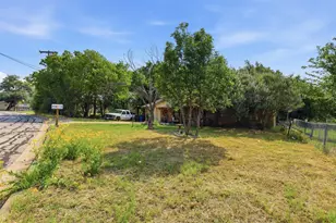 606 E Barton St, Granbury, TX 76048 - Photo 30