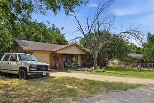606 E Barton St, Granbury, TX 76048 - Photo 34