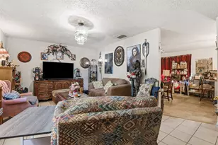 606 E Barton St, Granbury, TX 76048 - Photo 6