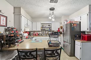 606 E Barton St, Granbury, TX 76048 - Photo 14