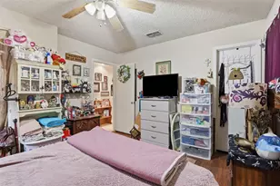 606 E Barton St, Granbury, TX 76048 - Photo 18