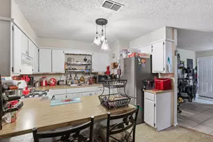 606 E Barton St, Granbury, TX 76048 - Photo 16