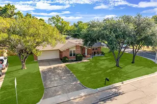 1300 Amherst Dr, Denton, TX 76201 - Photo 2