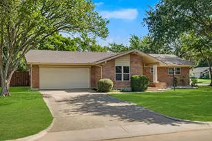 1300 Amherst Dr, Denton, TX 76201 - Photo 2