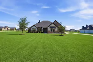 401 Venadito Dr, Godley, TX 76044 - Photo 2