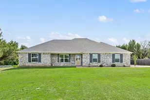 4000 Goliad Dr, Granbury, TX 76048 - Photo 2