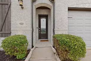 3825 Primrose Dr, Aubrey, TX 76227 - Photo 4