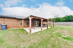 251 Alicia St, Bowie, TX 76230 - Photo 2