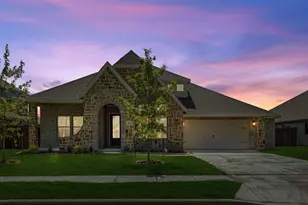 402 Laurel Ln, Glenn Heights, TX 75154 - Photo 1